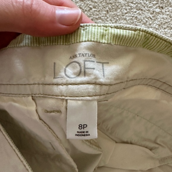 Ann Taylor Tan khakis - Picture 6 of 11
